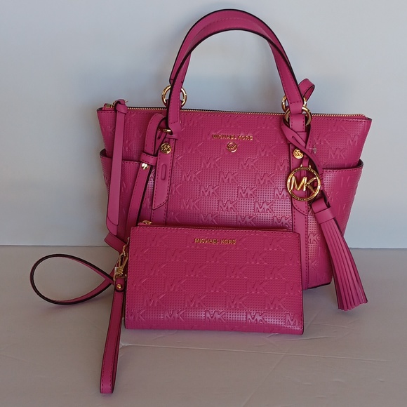***SOLD*** Michael kors sullivan small convertible tote cerise pink - Picture 16 of 16